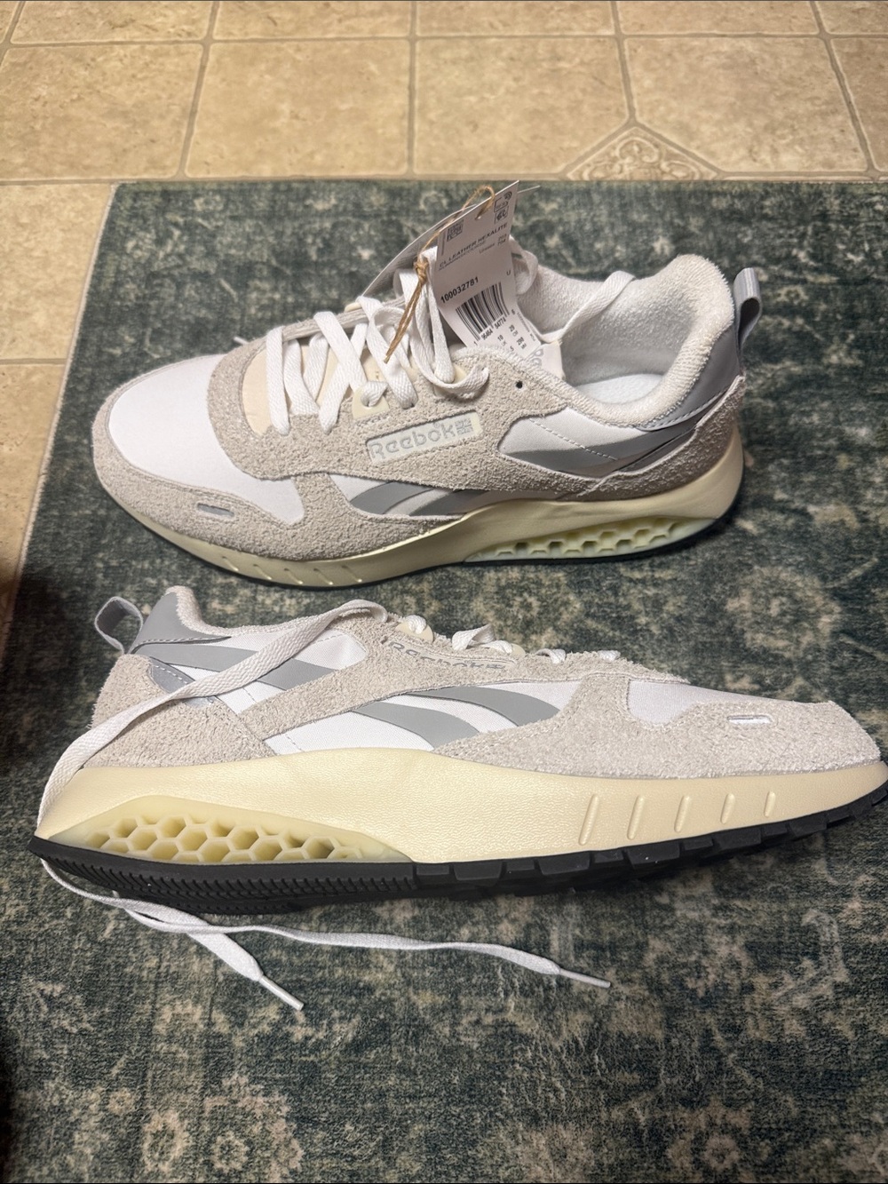 Reebok Men's White and Gray Low-Profile Sneakers